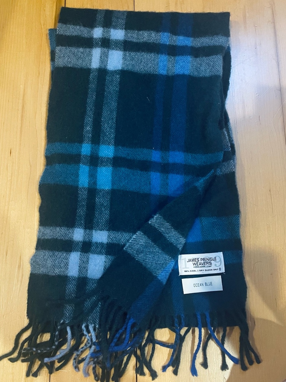 James Pringle weavers wool scarf